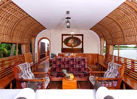 honeymoon-backwaters-houseboats-in-kerala